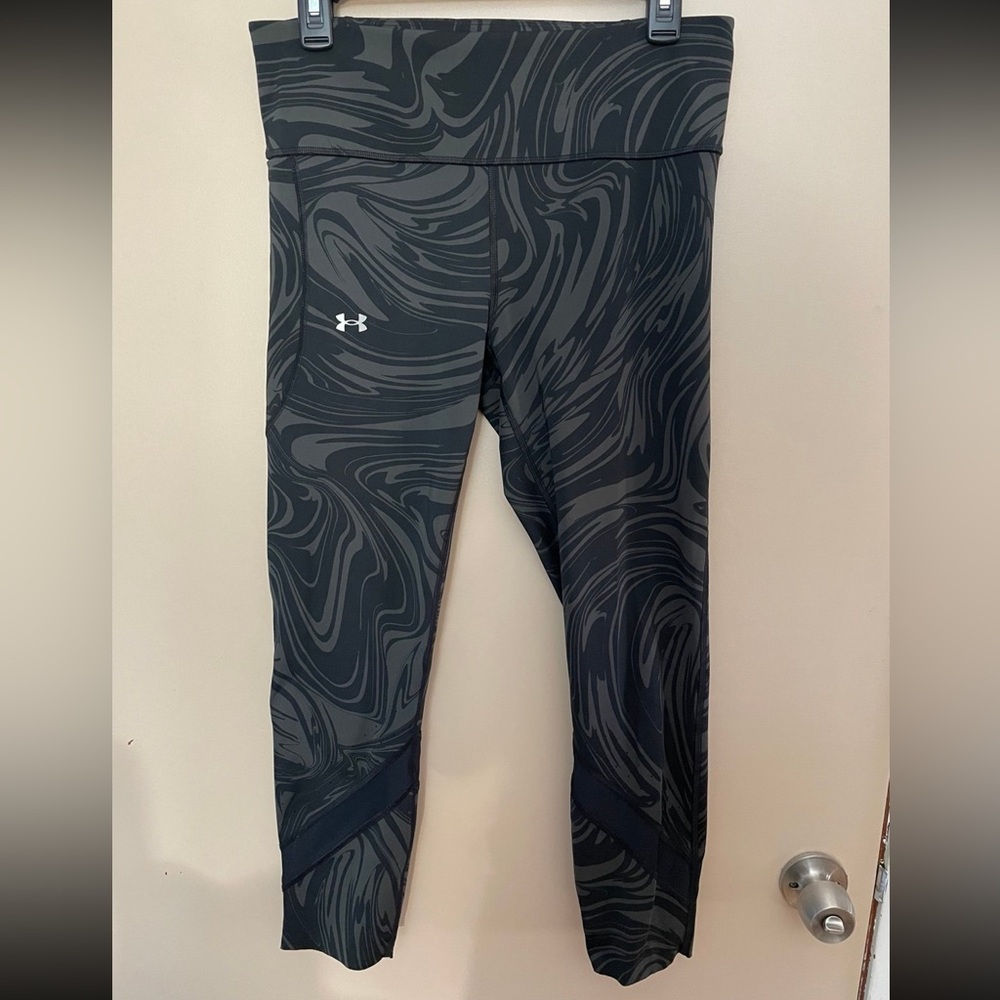 Under Armour Black & Dark Green Swirl Leggings